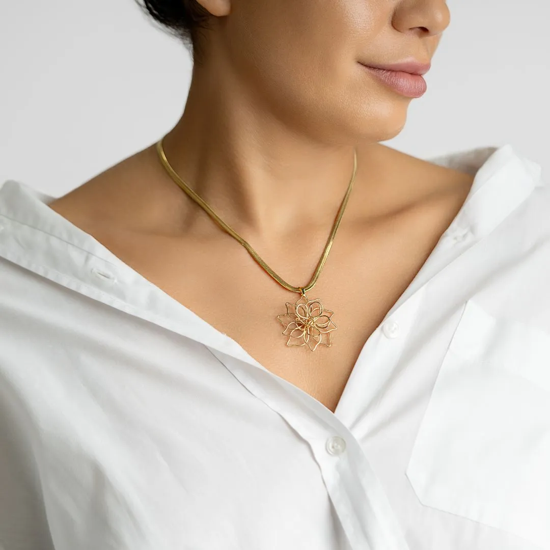 14k Gold Plated Herringbone Wire Flower Necklace