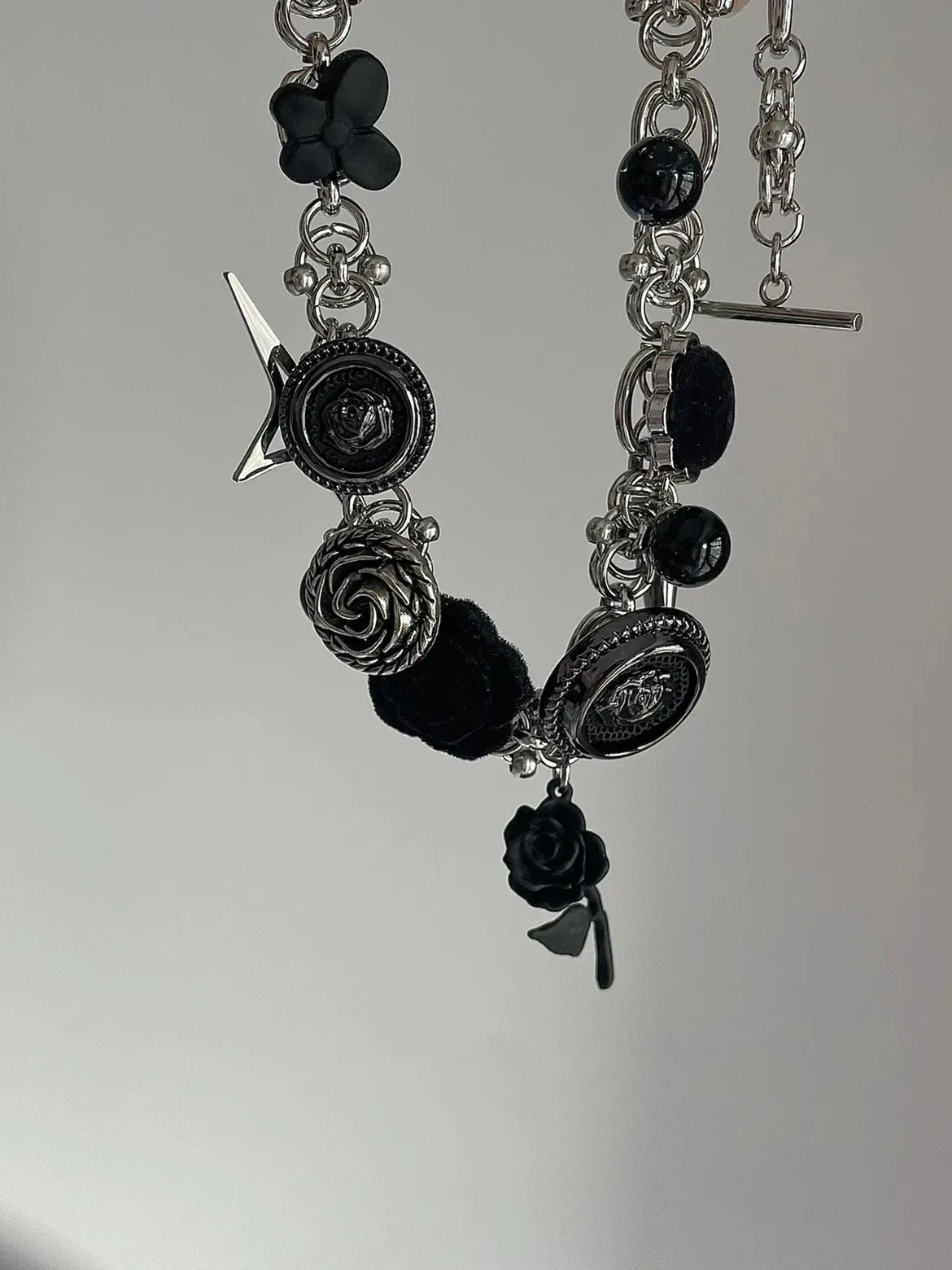 Black Bramble Rose Button Velvet Choker