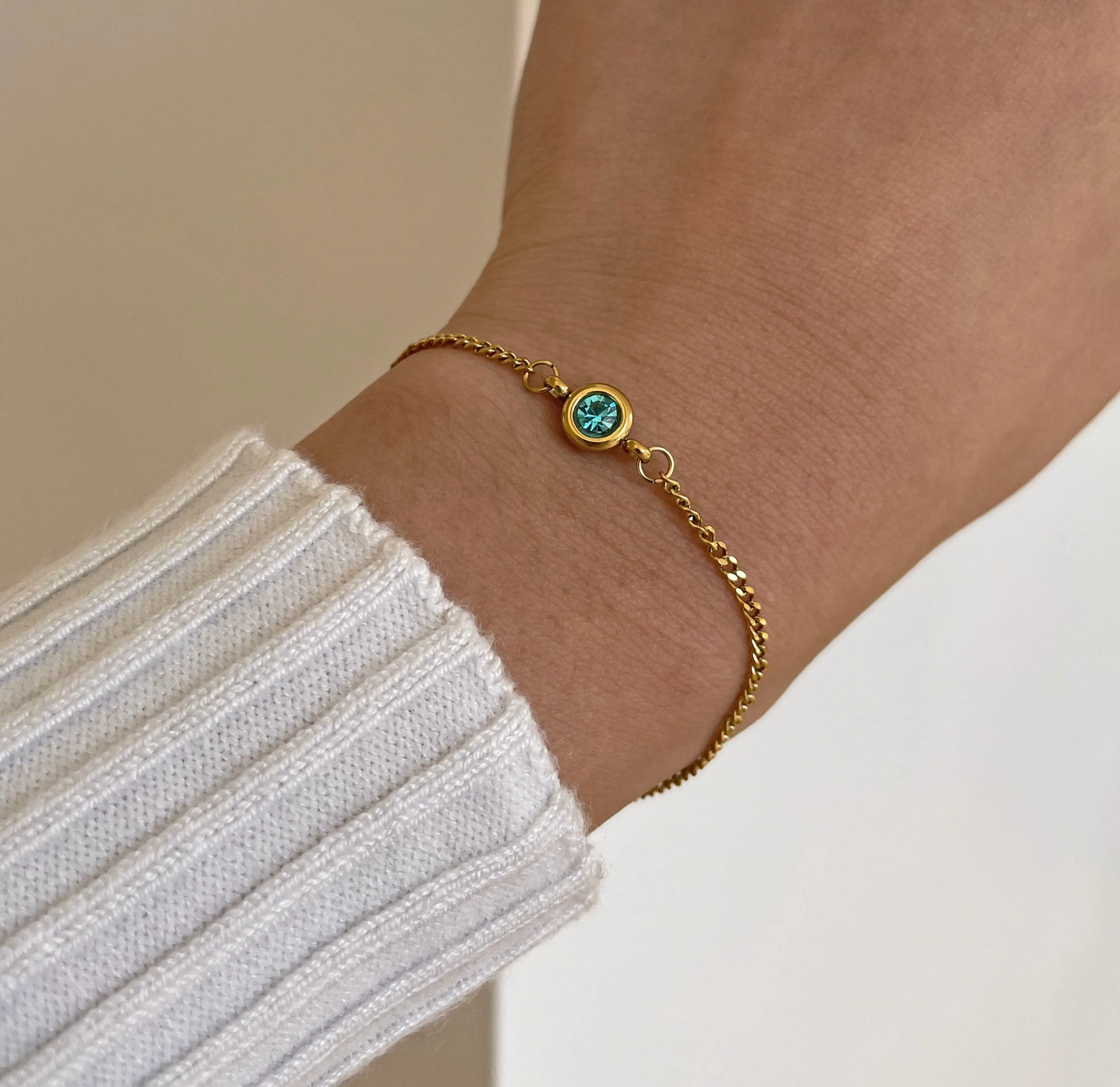 DELILAH GOLD DAINTY AQUAMARINE BIRTHSTONE BRACELET - MARCH