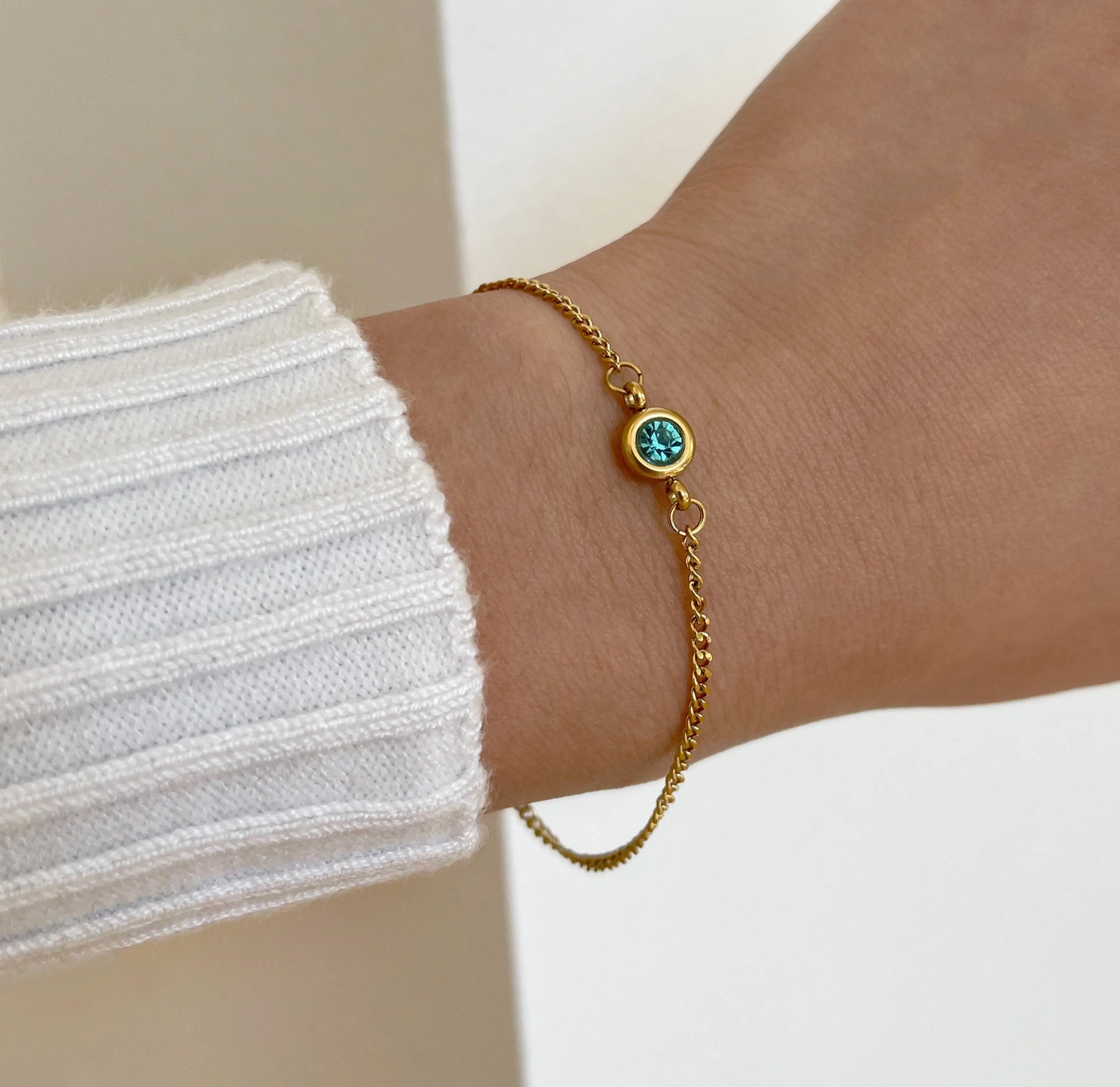 DELILAH GOLD DAINTY AQUAMARINE BIRTHSTONE BRACELET - MARCH