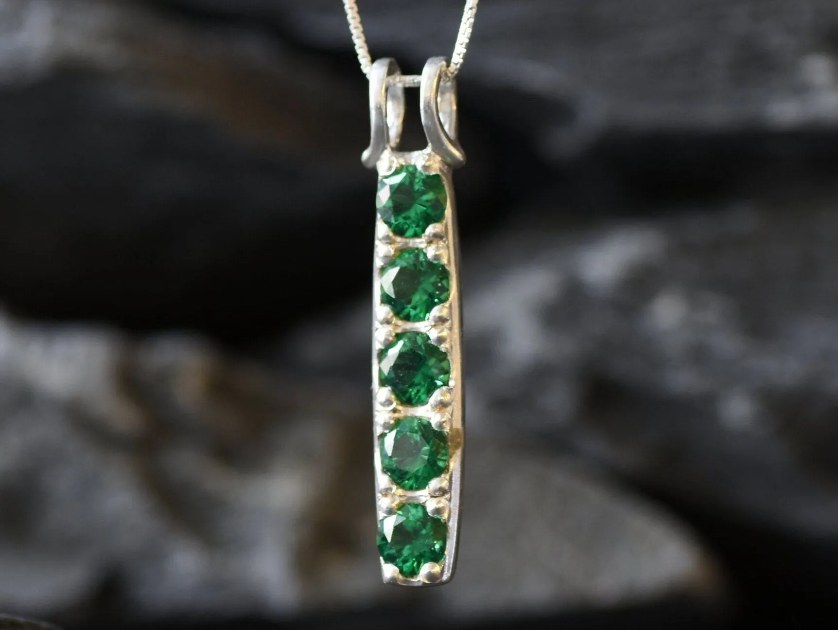 Emerald Bar Pendant - Green Vertical Necklace - Long Vintage Necklace