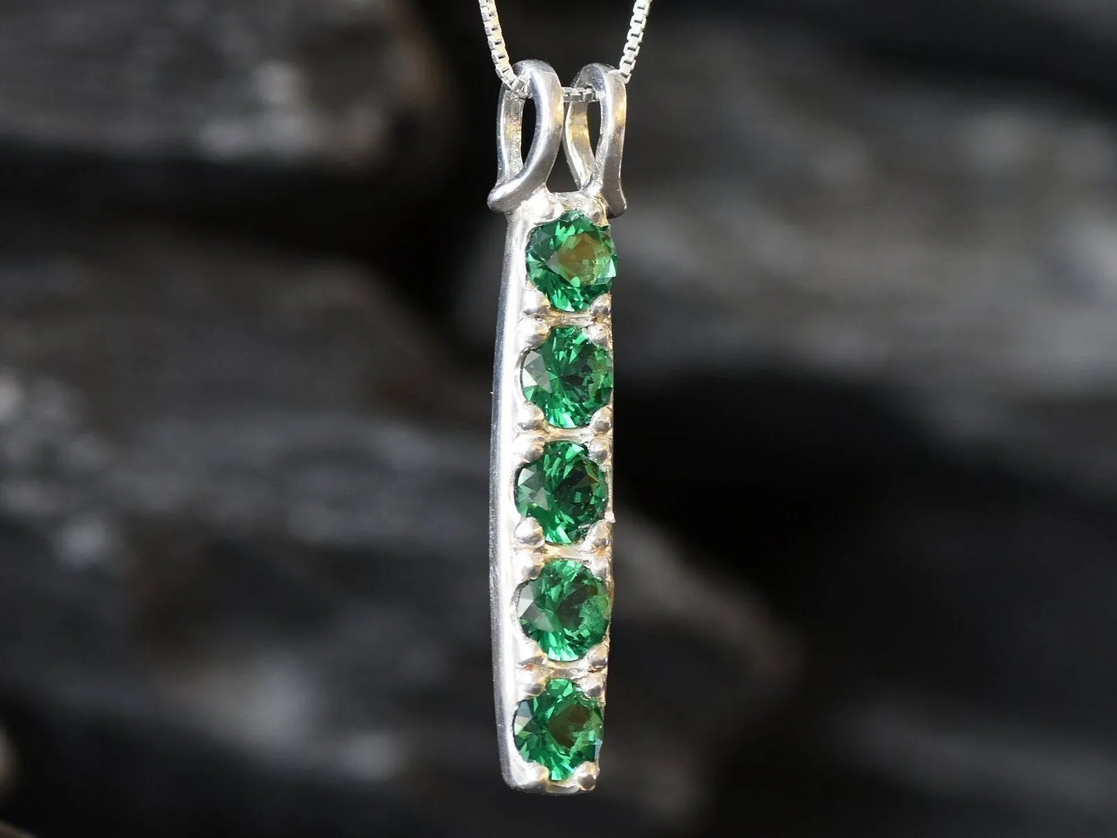 Emerald Bar Pendant - Green Vertical Necklace - Long Vintage Necklace