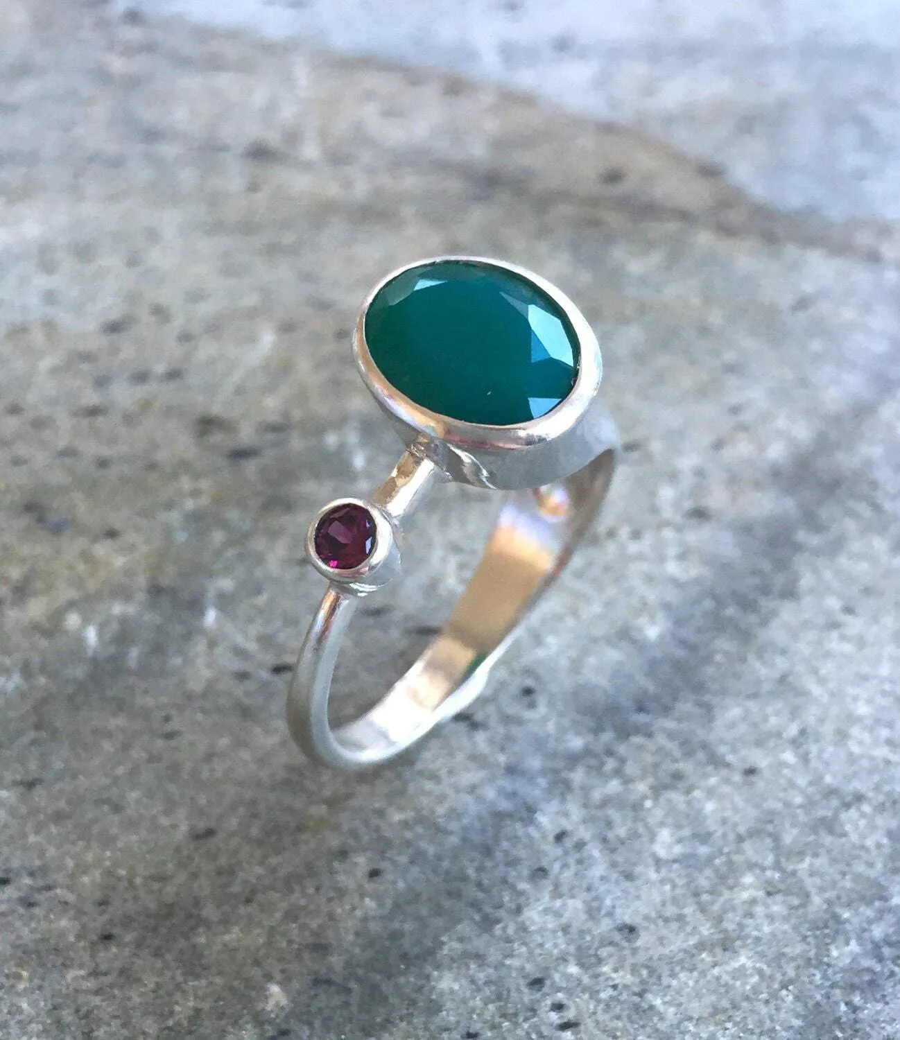 Emerald Vintage Ring - Two Stone Ring - Garnet Silver Ring