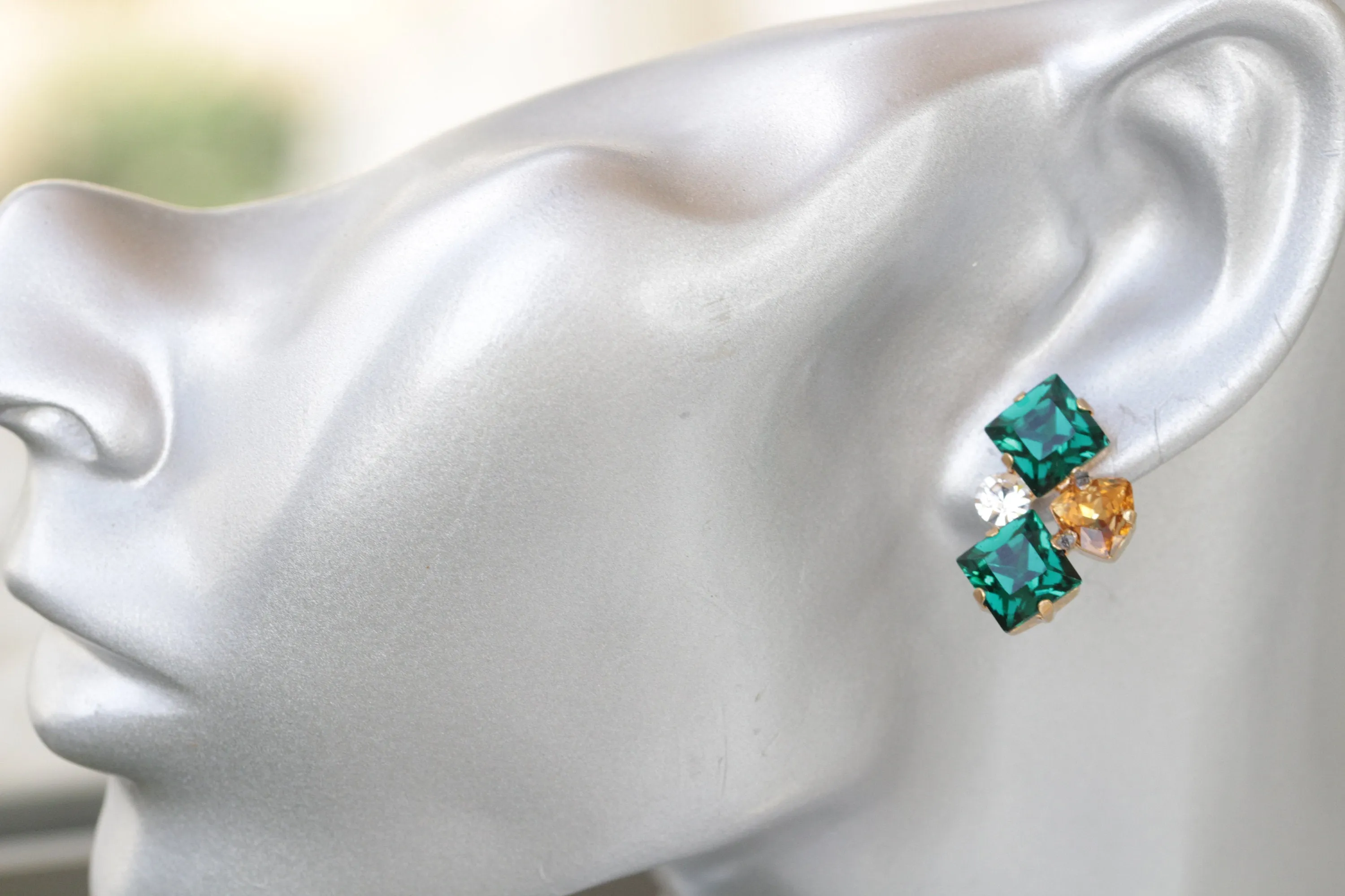 Gold EMERALD STUD EARRING