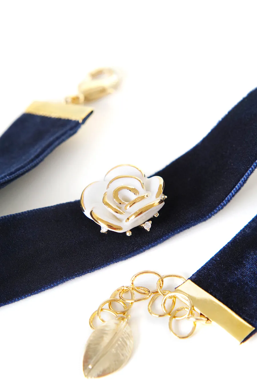 Golden White Cloud Rose Velvet Choker