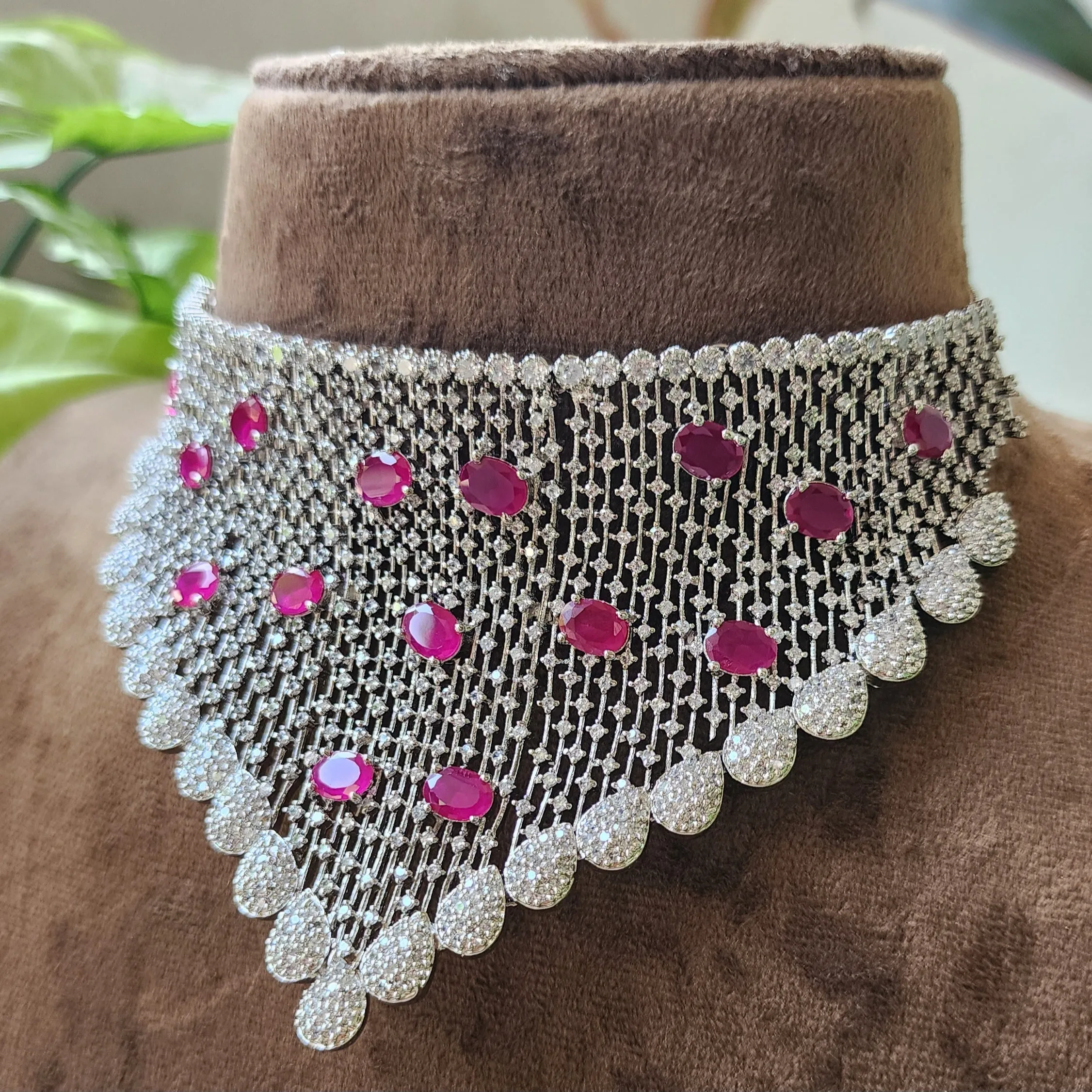 Heavy Bridal AD Choker With Ruby