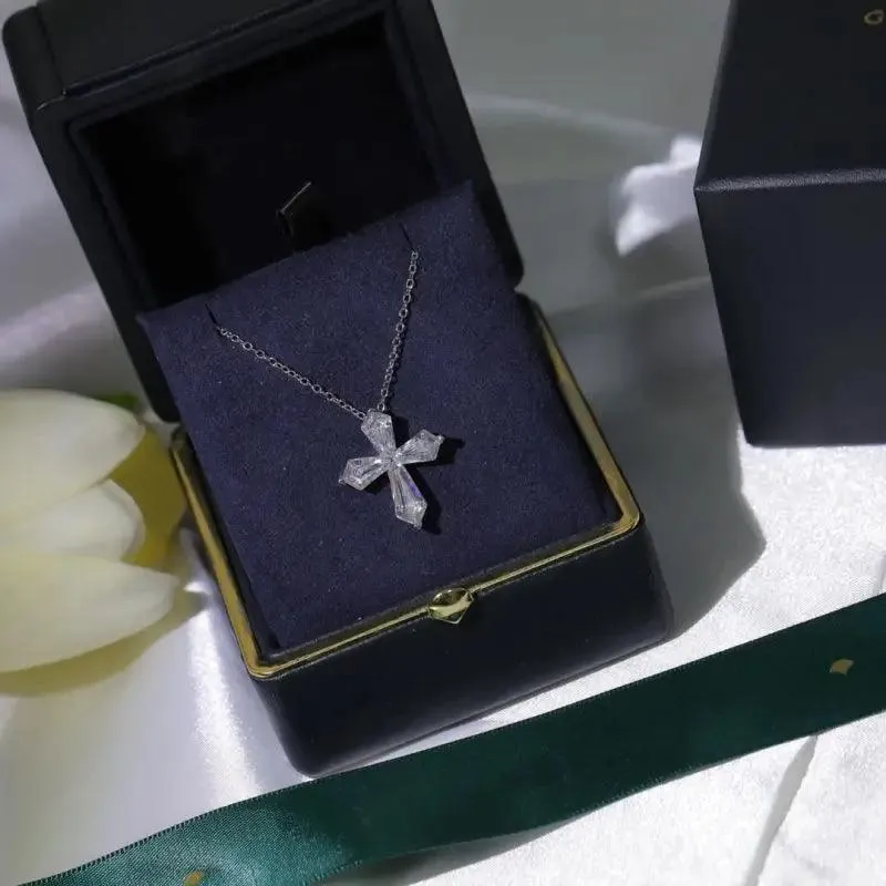 London England Luxury Brand Jewelry High Quality 925 Sliver Diamond Cross Necklace For Women Charming Gift Higher Quality