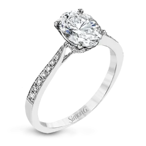 Oval-cut Engagement Ring in 18k Gold with Diamonds