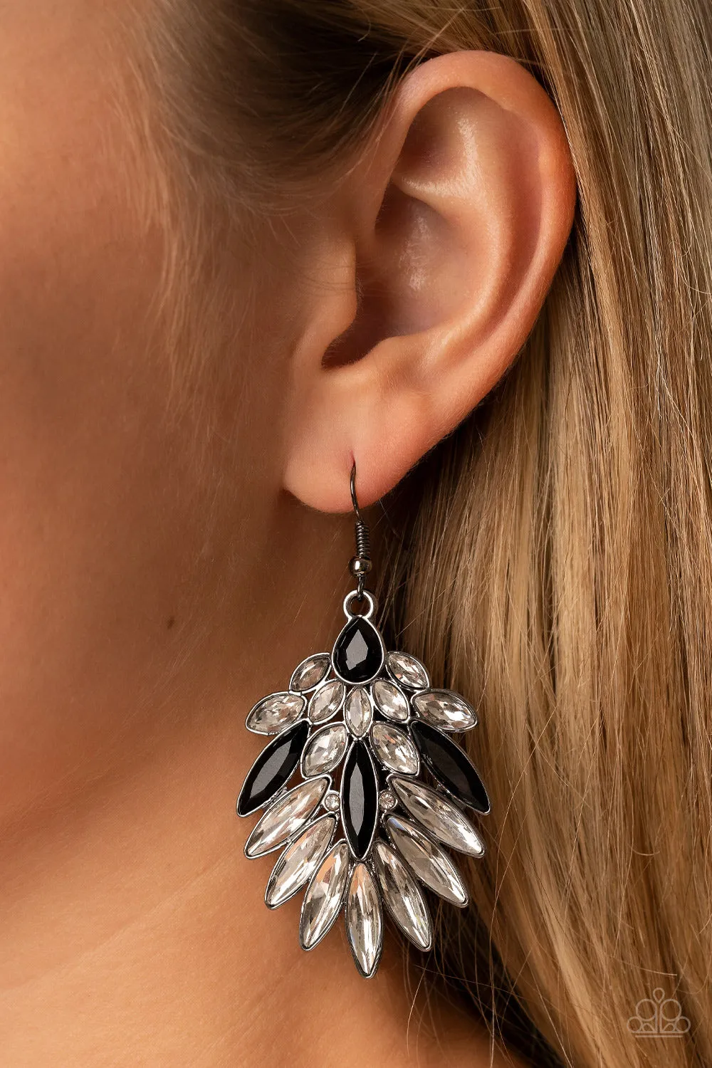 Paparazzi COSMIC-politan - Black Earrings