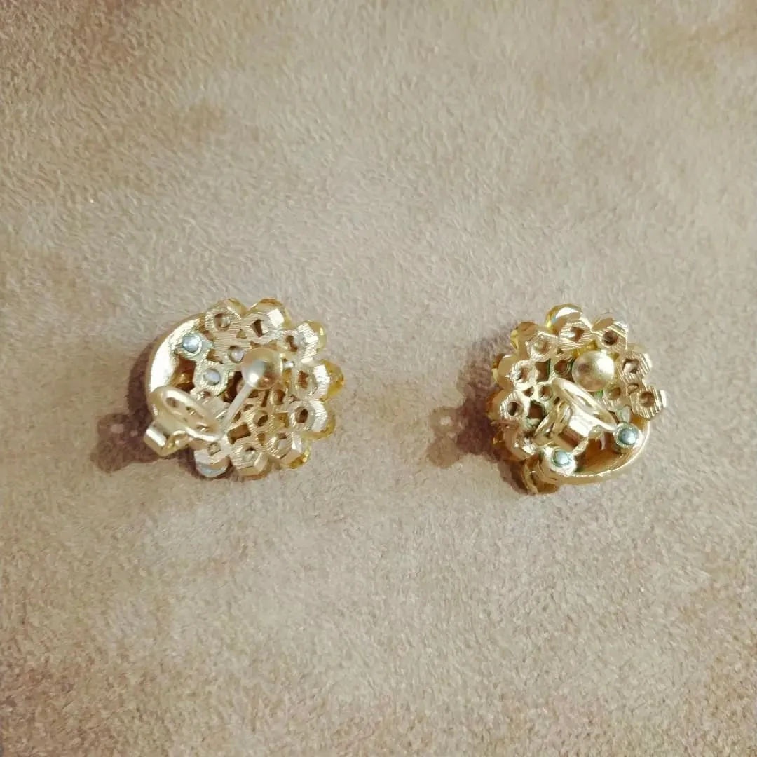 Vintage Trifari Yellow Cluster crystal  Earrings